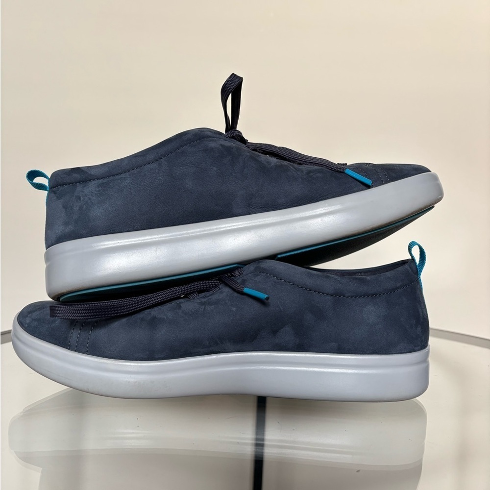 Vionic Women’s Navy Suede Sneakers Paisley - Picture 9 of 9